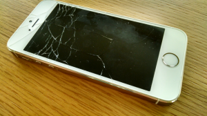 apple iphone 5 broken screen replacement/Замена стекла на Iphone 5 в Москве выезд