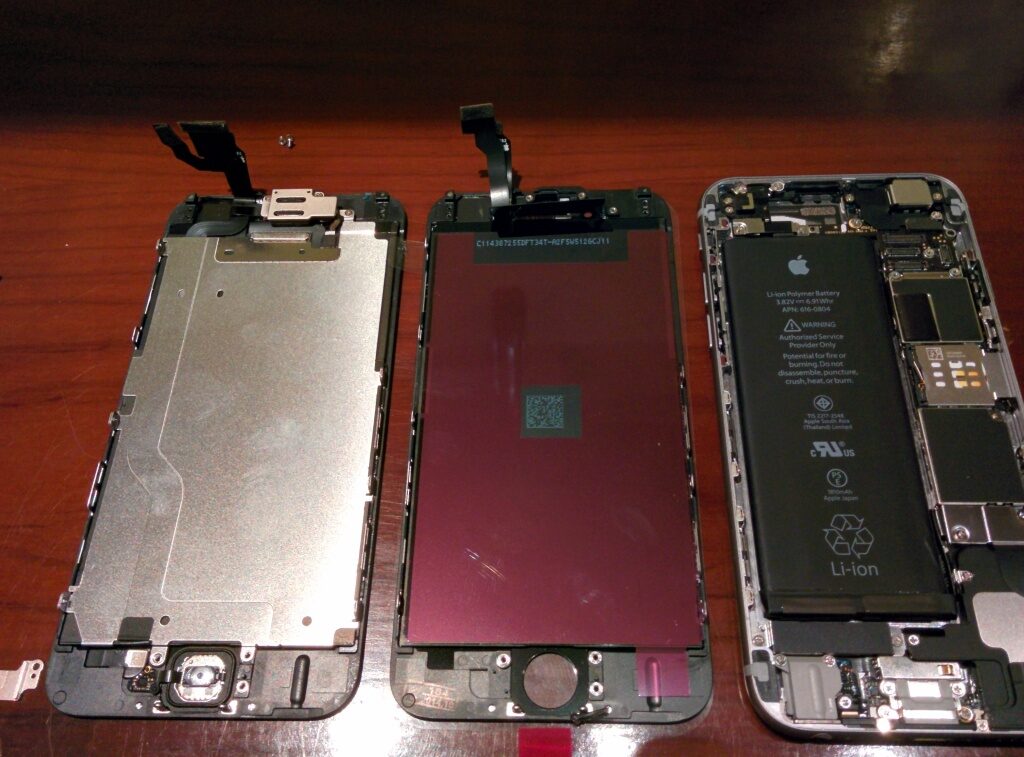 Разбился Iphone на катке, упал телефон на лёд