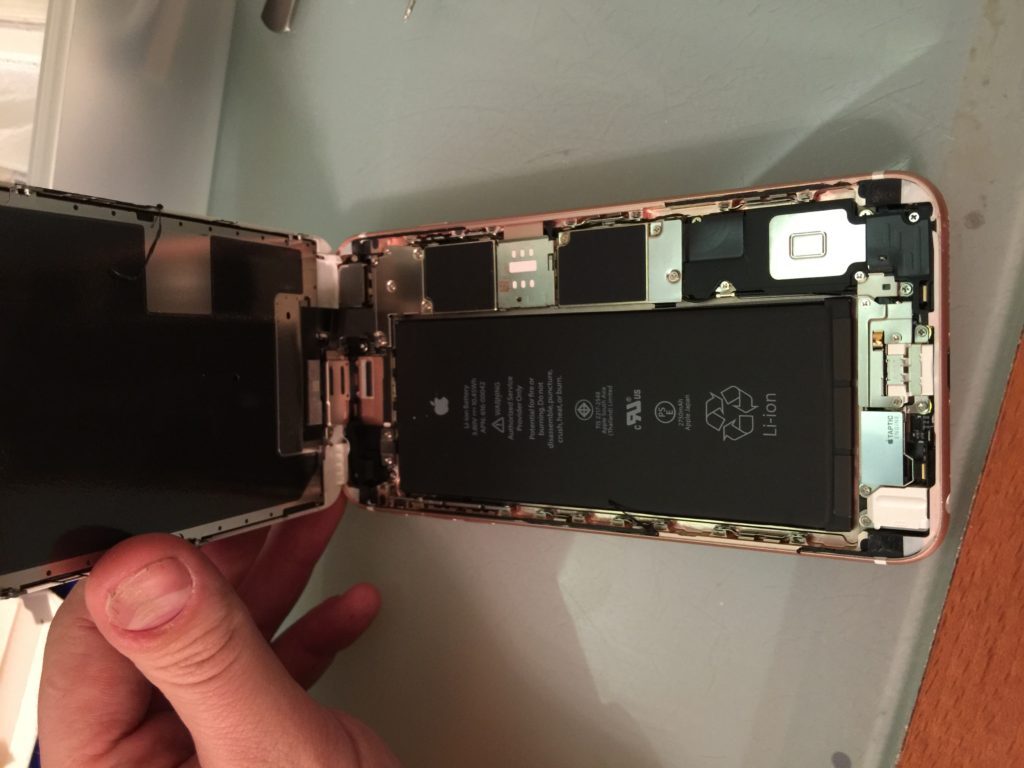 Iphone выключается на холоде, срочный ремонт в Москве.