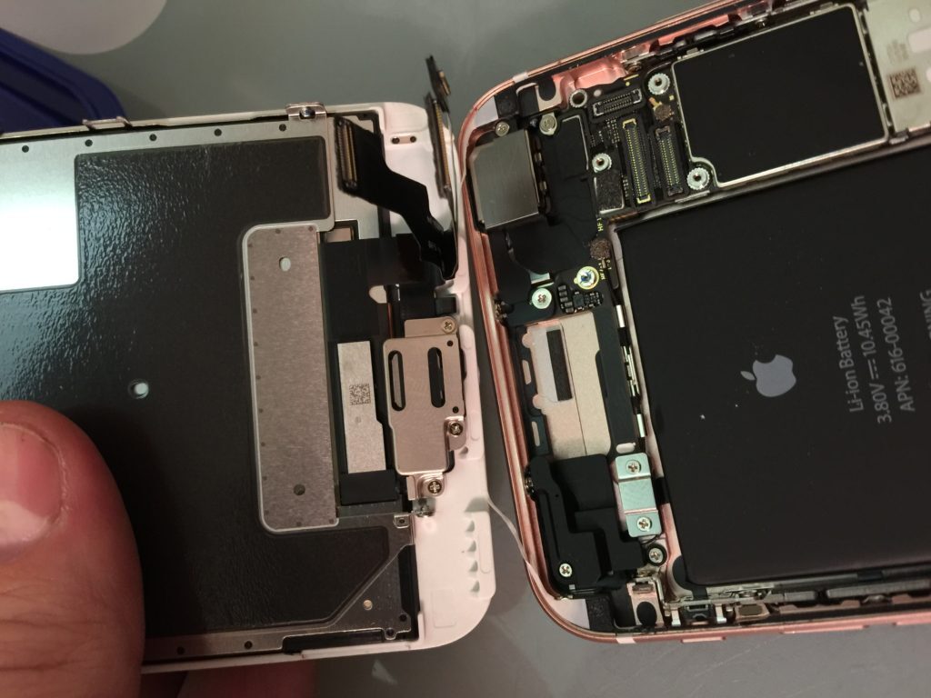 Вскрытие телефона 6S для замены аккумулятора