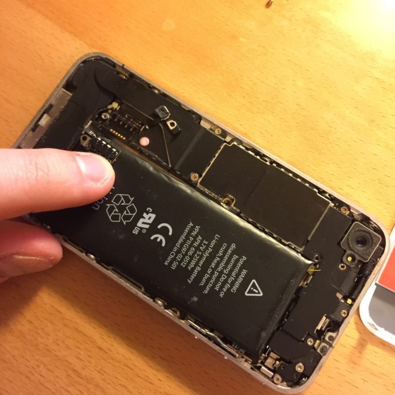 Разбор телефона Iphone 4 Разбор телефона Iphone 4