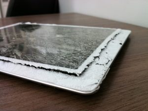 Разбитое стекло ipad