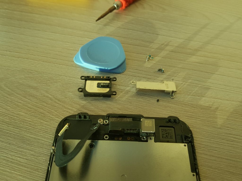 Тихо работает динамик iPhone 7