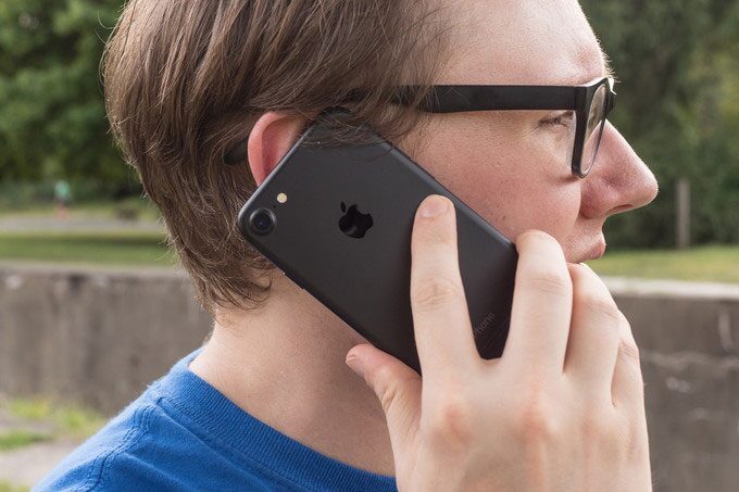 Плохо слышно собеседника при разговоре по Iphone 7