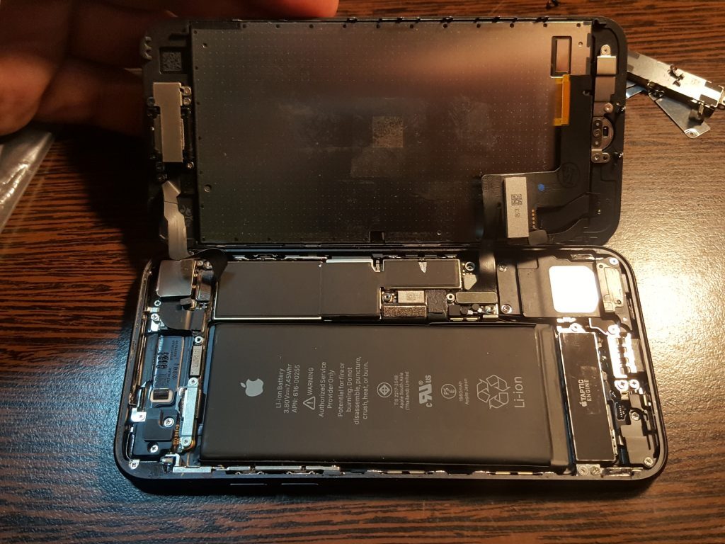 замена стекла iphone на улице кузнецкий мост
