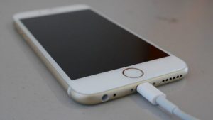 не заряжается iphone 6s