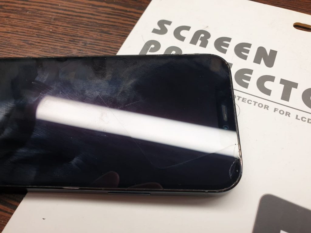Замена стекла iPhone 12