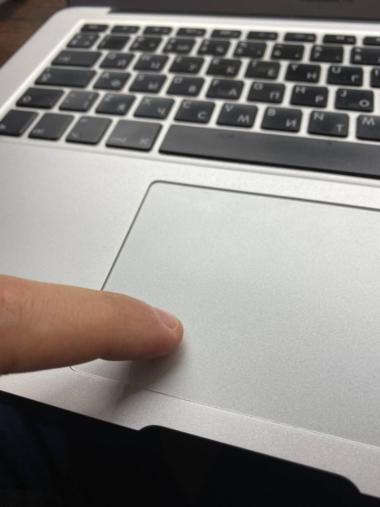Плохо нажимается тачпад Macbook Air